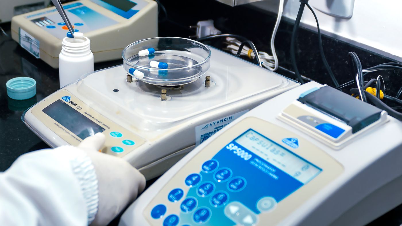 Capsule encapsulation and blended pellet manufacturing equipment